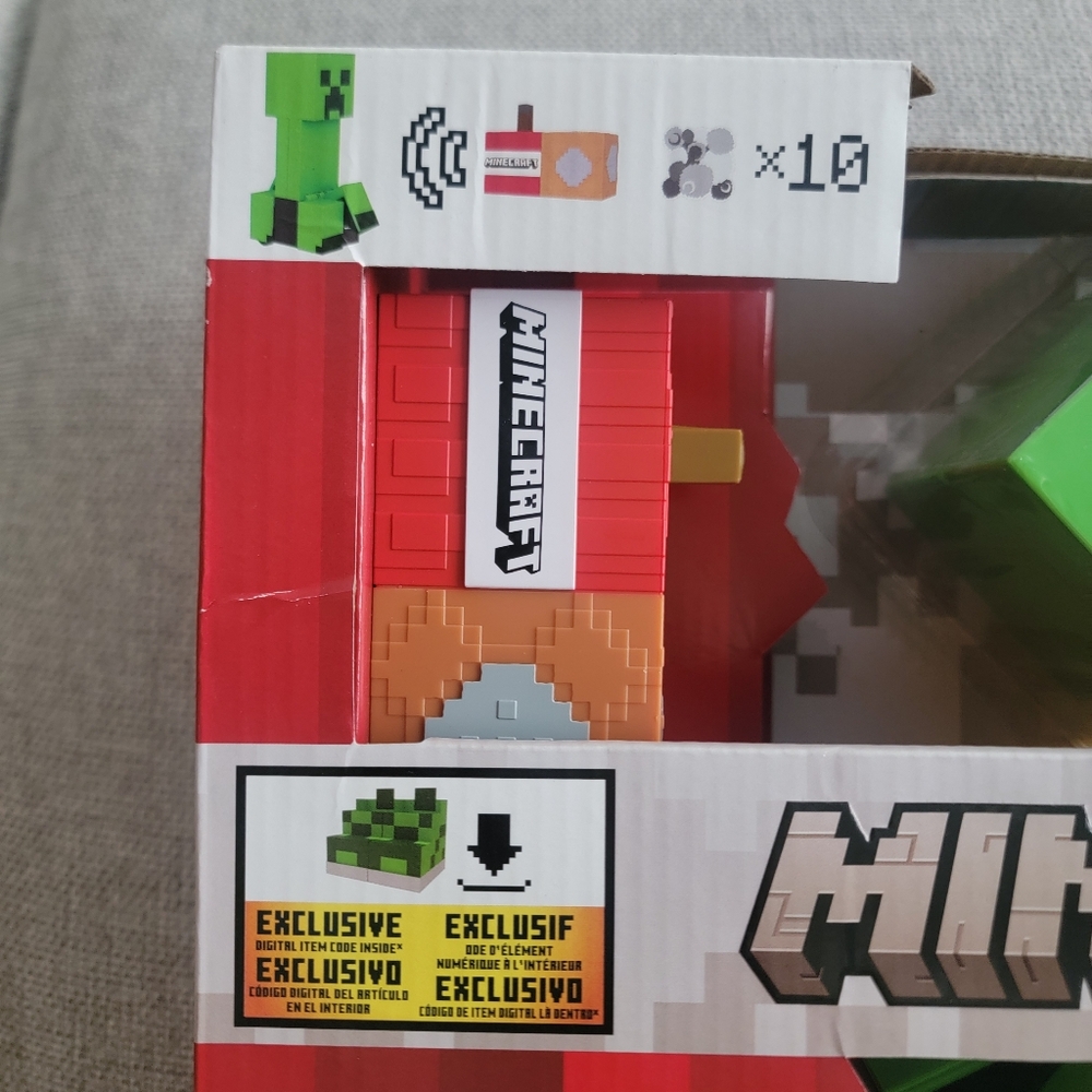 Minecraft Exploding RC Creeper Toy - Picture 3 of 7